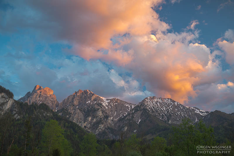 Gebirge beim Sonnenuntergang im Nationalpark Gesäuse