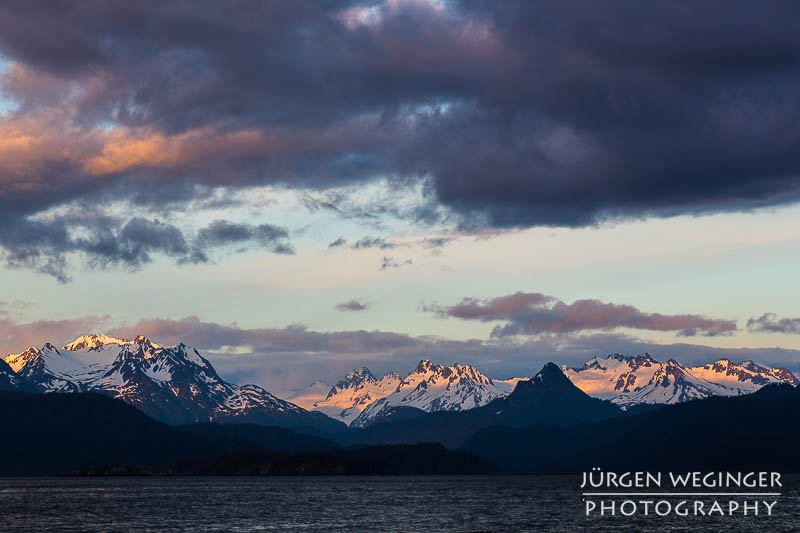 Lands End am Homer Spit unter dramatischem Himmel in Alaska
