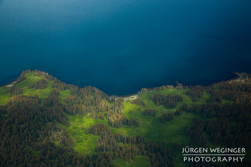 Luftaufnahme des Cook Inlet an der Kenai-Halbinsel