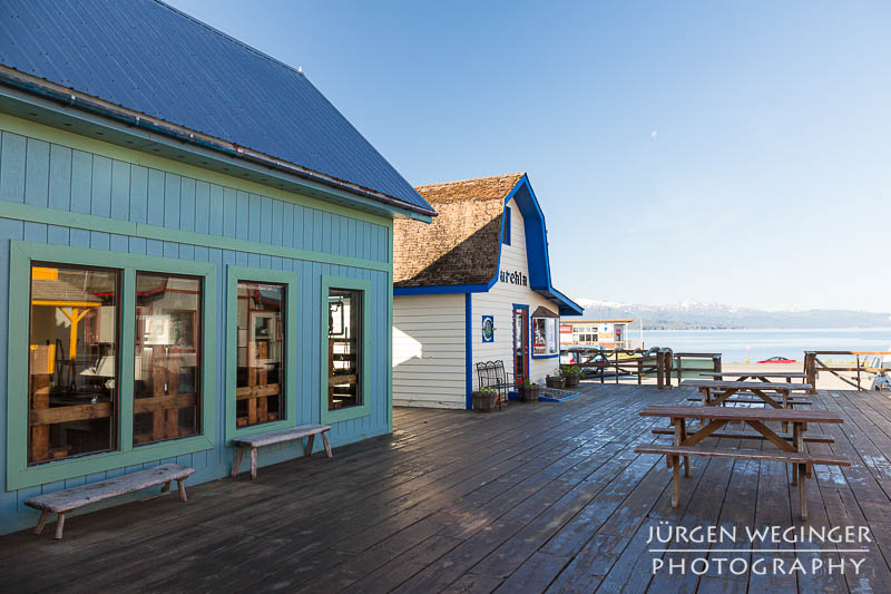 Blick auf Homer Spit mit Bergen und Meer in Alaska