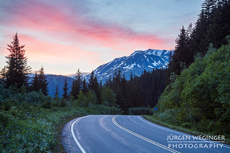 Morgenlicht an der Exit Glacier Road in den Kenai Fjords