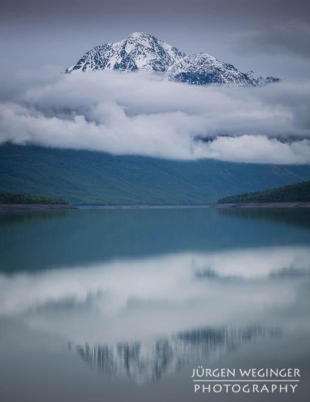 Eklutna Lake mit Bold Peak im Chugach State Park in Alaska