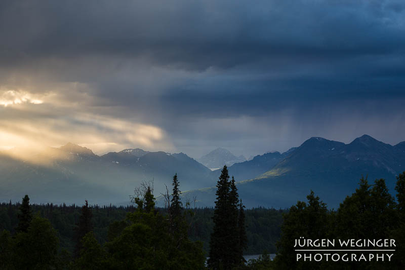 Dramatischer Ausblick auf die Alaska Range im Denali Nationalpark